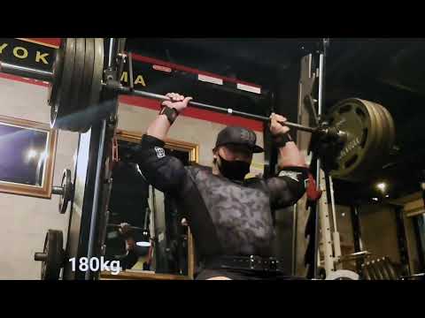 バックプレス180kg！！