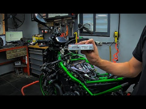 How to Replace Spark Plugs on a 2023 Kawasaki Z900: Step-by-Step Guide