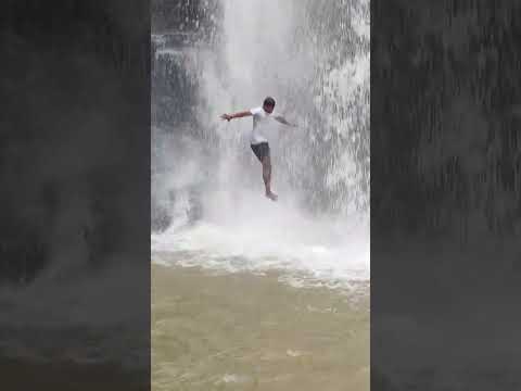 धसकुंड वॉटरफॉल सिरपुर छत्तीसगढ़ || #shorts #waterfall #chhattisgarh #alkarhavlogger