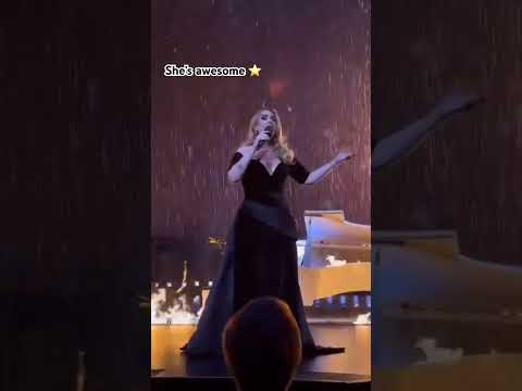 Adele - Set Fire To The Rain in Vegas #adele #setfiretotherain #live #vegas #lubemusic #awesome