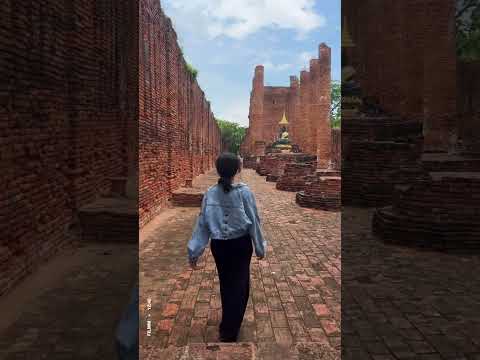 Walking back in Time, ancient ruins in Ayutthaya, Thailand