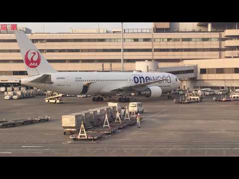 暇つぶし用🛬飛行機に乗った気分 機内の窓から 羽田22B滑走路へ着陸