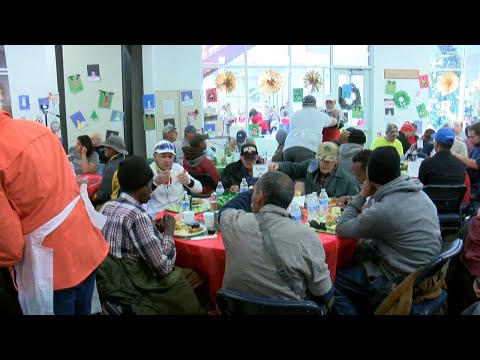 Tucson's Christmas tradition: Salvation Army feeds the less fortunate