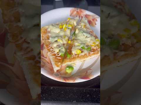 Monsoon me banaya garma garam bread pizza...#shorts #youtubeshorts #shortvideo #viral