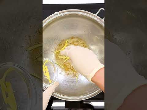 絲瓜肉片湯粉絲 Glass Noodles in Soup with Angled Luffa and Pork #shorts