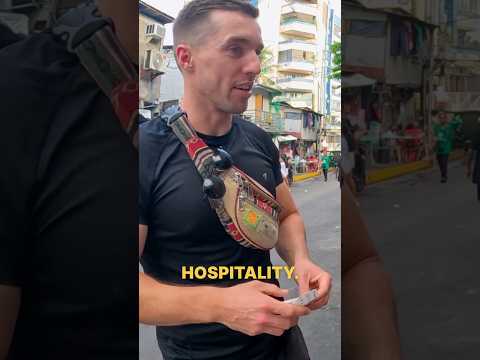 Nicest street vendor in the Philippines 🇵🇭 buying fried chicken 🍗