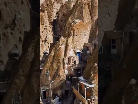 "Kandovan: Exploring the Ancient Village Carved into Volcanic Rock"