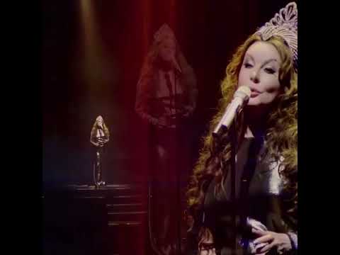 @sarahbrightman Celebrating Pluto Day with "Glosoli"!