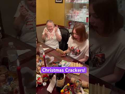 Poppin’ Christmas Crackers Tradition #disneychristmas #christmascrackers #christmastradition