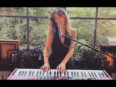 Ceren Gündoğdu - Kapı (Canlı Akustik) *Azize Live Session