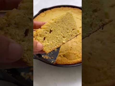 A healthier recipe for cornbread using just 1/2 cup maple crystals #cornbreadrecipe #cornbread