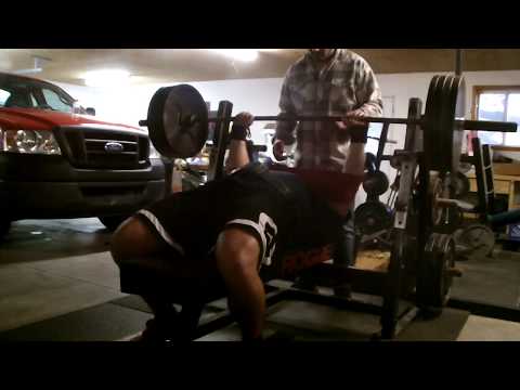 Lexington Plummer: 405 lb x 6 Bench Press w/Red Sling Shot