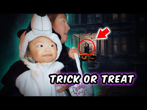 Baby's First Trick or Treat! ADORABLE Panda Girl! 宝宝第一次“不给糖就捣蛋”！可爱的熊猫女孩！