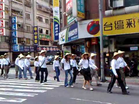 人民作主運動隊伍中，有美麗的台北市議員簡余晏