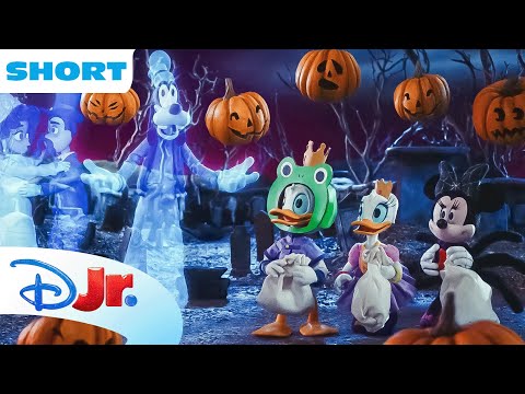 Mickey Mouse Halloween Spooky Stories 👻 | A Goofy Ghost Story | Episode 1 | @disneyjr