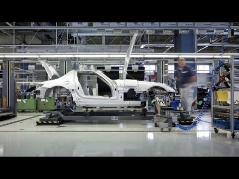 Mercedes-Benz Has A Good Reason To Replace Robots With Humans - Newsy