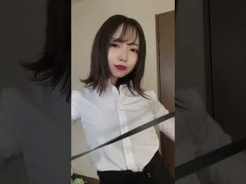 海外で流行りの○○と思ったら実はベルト…なダンス #tiktok #オタク女子 #shorts