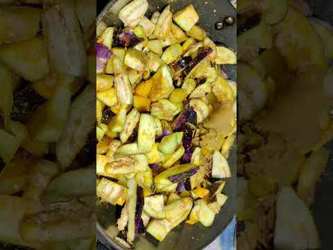 Maine Village Style Aloo Baingan Ki Sabzi Banayi | Aloo Baingan | Aloo Baingan Recipe | #shorts