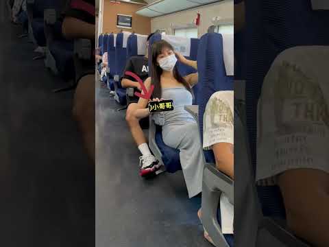 Seeing this scene on the high-speed rail  should I go up bravely?# funny# funny# hilarious collecti