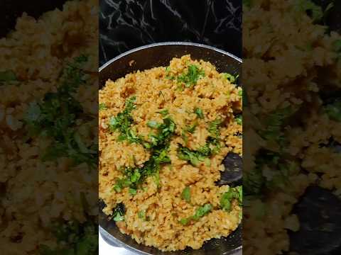 Instant Tomato Rice | Quick and Easy Lunch Box Recipe | #kanvithaskitchen #food #tomatorice #shorts