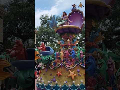 Disney Parade at Disney World #thelittlemermaid #PrincessAriel #shorts #shortsvideo