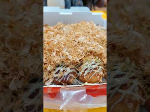 ปลาโออบแห้งดุ๊กดิ๊กๆ บนทาโกะยากิGindaco Takoyaki #ทาโกะยากิ #ปลาโออบแห้ง #ดุ๊กดิ๊ก #gindacotakoyaki