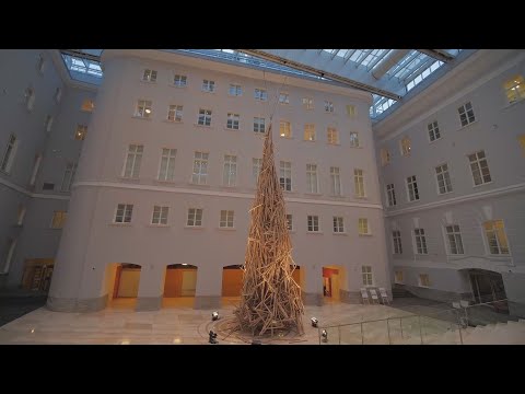 Oleg Karavaychuk Christmas tree in Hermitage 2022