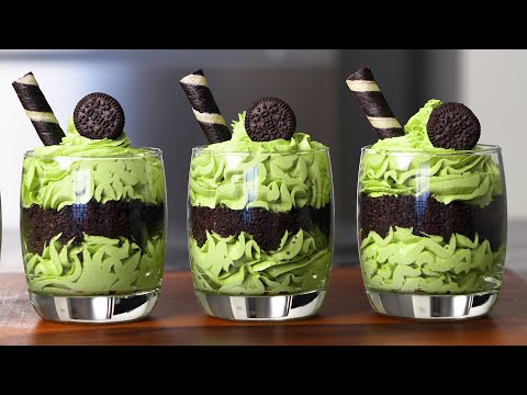 Do you have matcha and Oreo? Make this simple and amazing cream dessert!