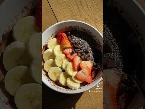 Chocolate peanut butter protein oats | PERFECT for my morning sweet tooth 🍫 #oatmeal #oatmealbowl