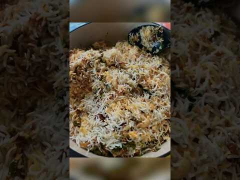 Chicken Dum Biriyani by my cousin #chickendumbiryani #dumbiryani #foodblogger #easyrecipe #viral