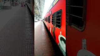 #Kovaiexpress Coimbatore to MGR Chennai is coming #traintravelVlogs #trending #Actrain #S2 #CC #D7