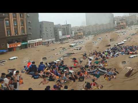 DESERTS BECOME RIVERS! Floods in Saudi Arabia, Jazan. Heavy rains in KSA.