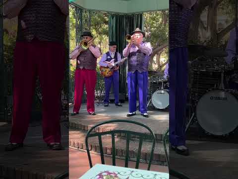 Enjoying the jambalaya jazz band #disneyland #jazz #neworleans