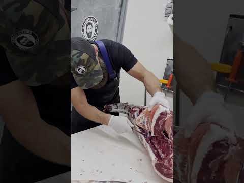 Removing the Deer Backstrap. 🔪🦌 #shorts #deer #venison #backstrap #butcher