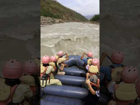 ये तो आज गये काम से #raftingrishikesh #rishikeshrafting #riverraftting #river #rafting #shortsfeed