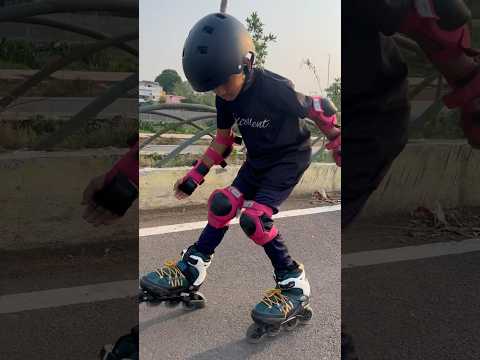 How to do break on Toy inline skate #tranding #inshort #vairal #skating #reaction #inlineskating