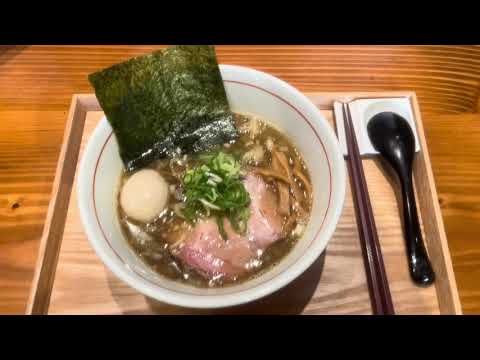 【今日の昼飯】 池袋 中華そば 多繋（たけい）の「黒豚味玉 麺量少な目」 920円