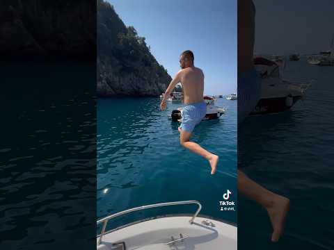 JUMPING IN THE AMALFI COAST #travel