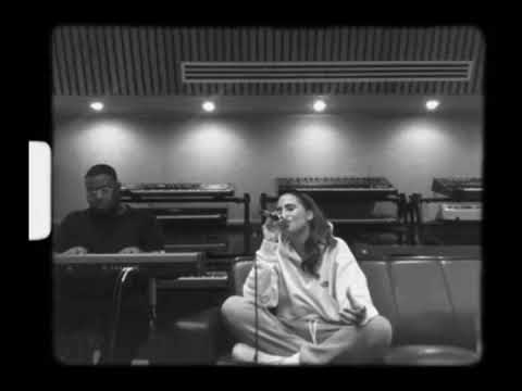 Snoh Aalegra ~ "I Want You Around" (stripped down live)