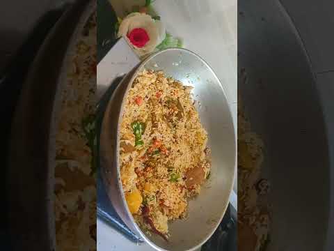 #shortvideo संध्याकाळच्या जेवणामध्ये खूपच भूक लागली वेळ नव्हता . vegetablerice# unique style