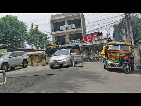 Corners of Davao, Walk in the Busy Road