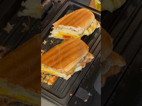 Quick breakfast recipe egg sandwich 🥪 #easyrecipe#youtubeshorts#