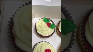 Redvelvet Cupcakes with Creamcheese frosting Christmas Design.. #christmas #newyearfood #medianoche