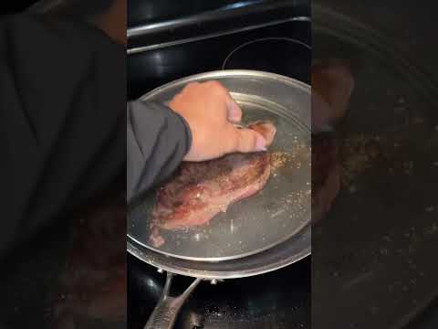 How to cook a Ribeye Steak!😍🤤🤯 #fyp #fypシ #Foodie #short #foodvlog #cooking #steak