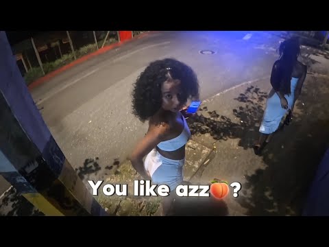 🇨🇴2 Colombian Girls Warns Me Before Misbehaving In Medellin