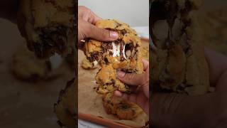 S’mores Chocolate Chip Cookies #baking #cookierecipes #cookies #chocolatechipcookies