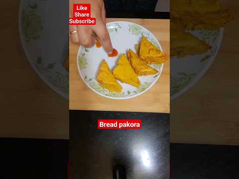 bread pakora kha lo l tea time snacks l #crispybreadpakora #viral #youtubeshorts #shorts #pakora