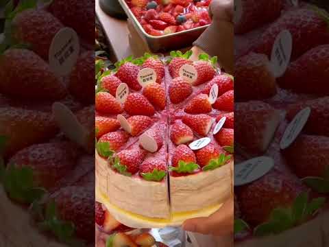 Strawberry shortcake #subscribe #cake #strawberry #chocolate  #minicake #shortvideo #channel #share