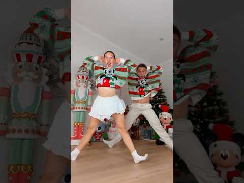 CAN’T GO WRONG WITH JINGLE BELL ROCK! 😍🎄 - #dance #trend #viral #christmas #funny #shorts