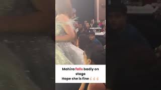 OMG Mahira falls badly on stage #mahirasharma #mahirakhan #bollywood